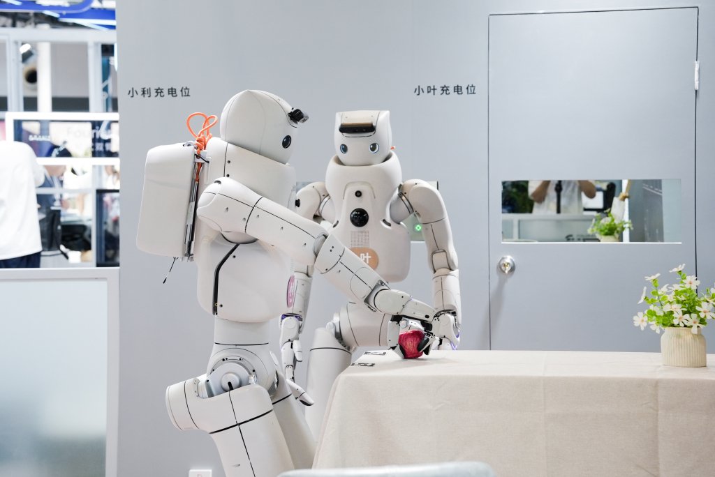 2026世界人工智能大会（WAIC）上展出的傅利叶机器人。  受访者供图