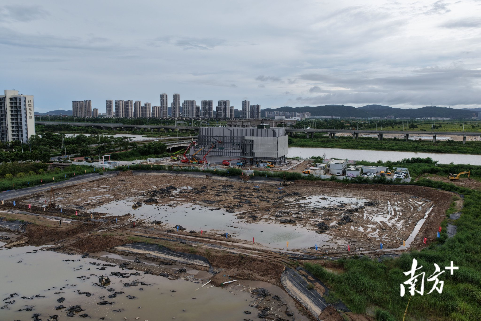 金湾区全民健身中心启动建设。
